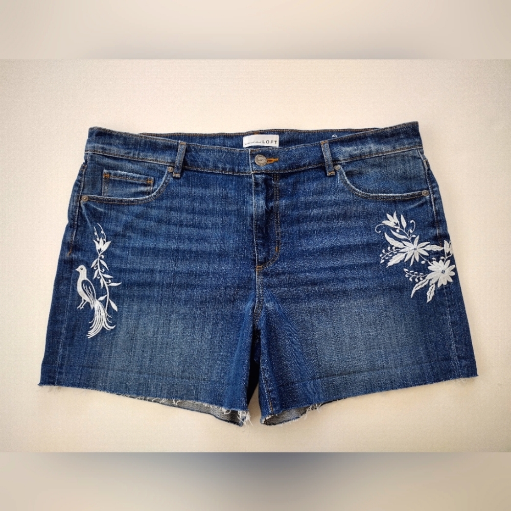 LOFT Cut Off Cuffed Embroidered Denim Jean Shorts Size 32/14 Waist 38-39"
